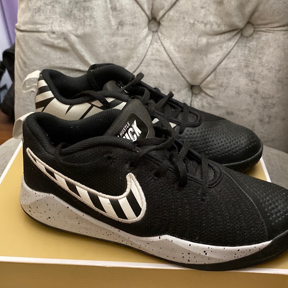 Nike basketball boys shoes black US6 size 6 36
